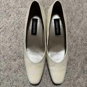 Vintage Jasmin Leather Pumps